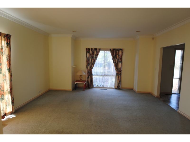 1/38 Garrisson Drive, Glen Waverley VIC 3150