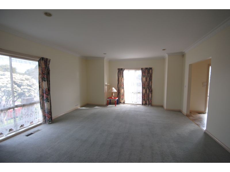 1/38 Garrisson Drive, Glen Waverley VIC 3150