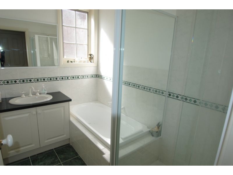 1/6 Beal Street, Mount Waverley VIC 3149