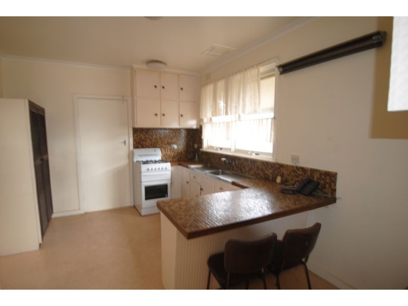 82 Essex Road, Mount Waverley VIC 3149