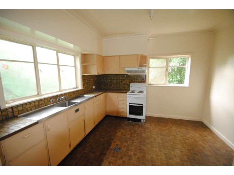 18 Landridge  Street, Glen Waverley VIC 3150