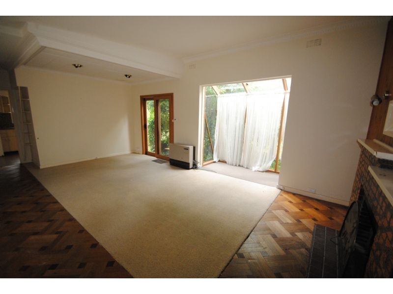 18 Landridge  Street, Glen Waverley VIC 3150