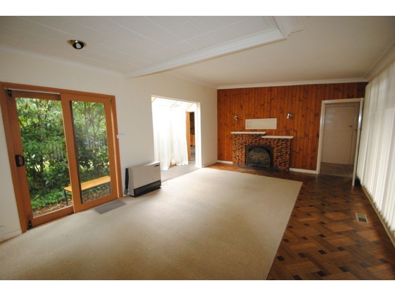 18 Landridge  Street, Glen Waverley VIC 3150