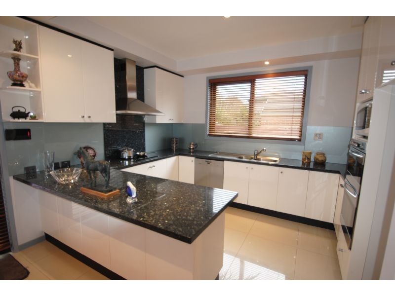 35 Kwinana Street, Glen Waverley VIC 3150