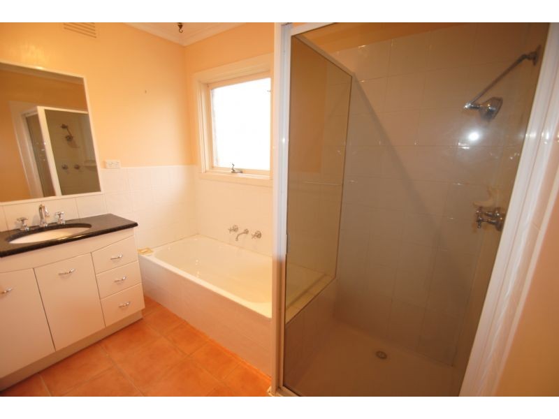 5 Tulip Court, Notting Hill VIC 3168