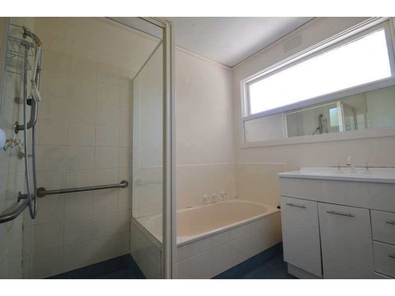 3/4 Middleborough Road, Burwood East VIC 3151