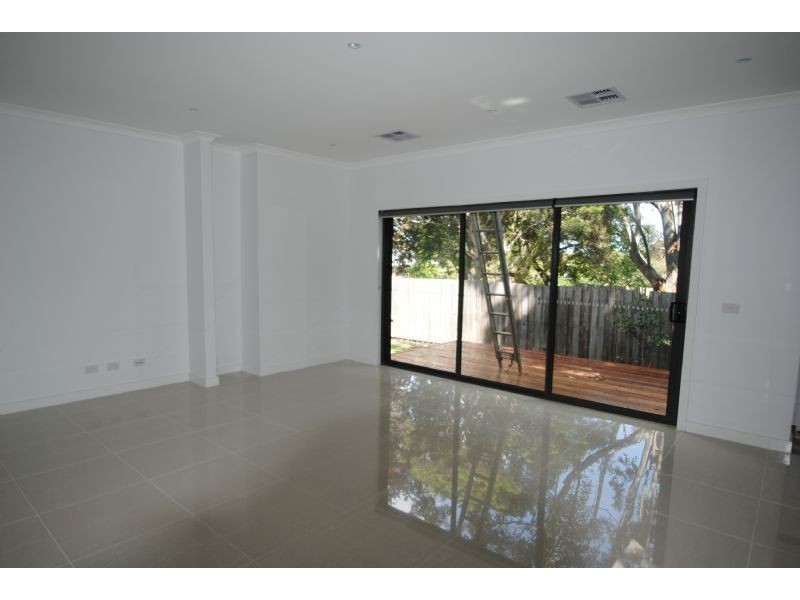 2/19 Dion Road, Glen Waverley VIC 3150