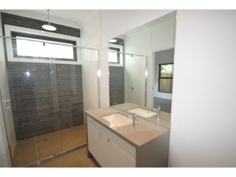 2/19 Dion Road, Glen Waverley VIC 3150