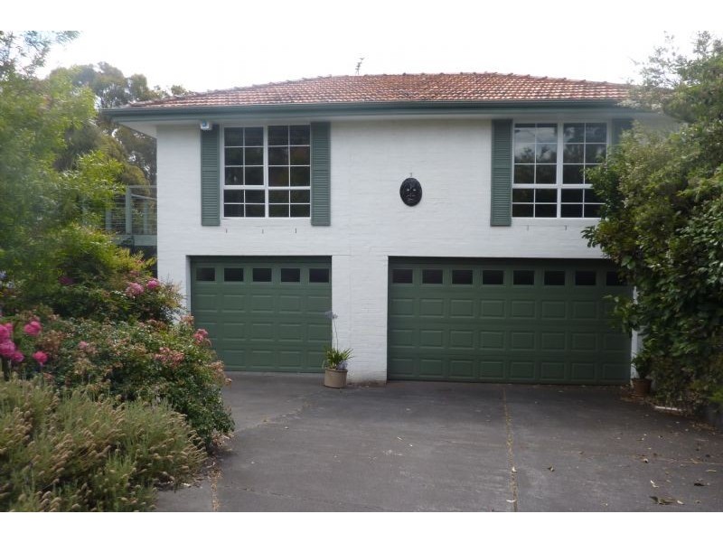 18 Wellesley Road, Glen Waverley VIC 3150