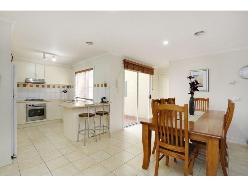 2 Marshall Way, Glen Waverley VIC 3150