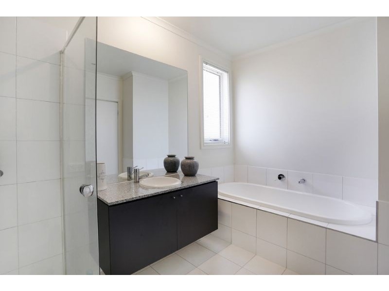 6 Lords Avenue, Mulgrave VIC 3170