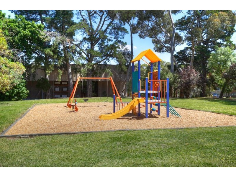 2/3 Jordan Grove, Glen Waverley VIC 3150