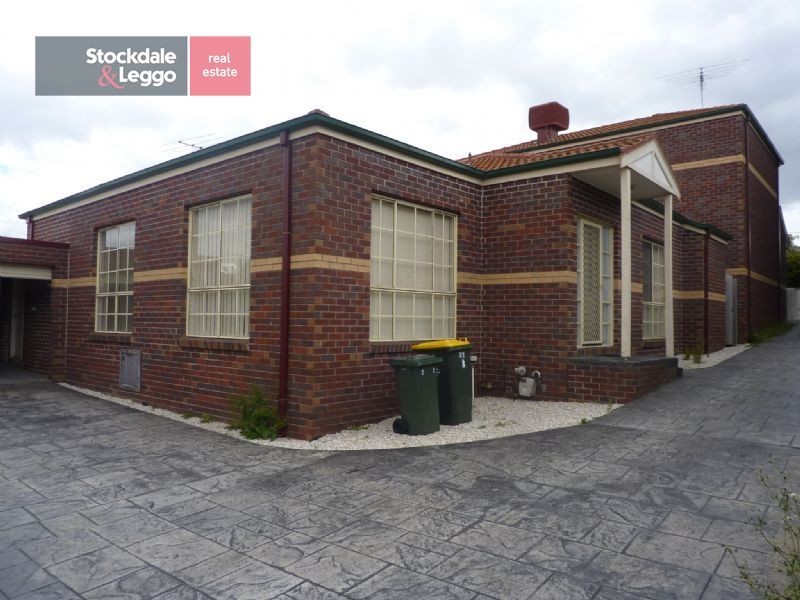 2/2 Renown Street, Burwood VIC 3125