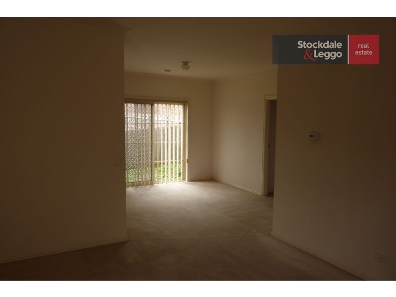 2/2 Renown Street, Burwood VIC 3125