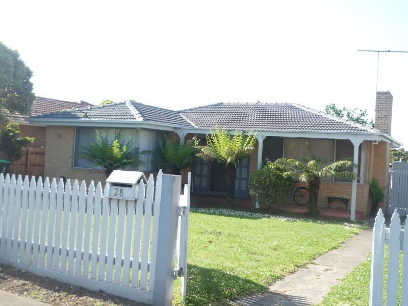28 Hilltop Crescent, Burwood East VIC 3151