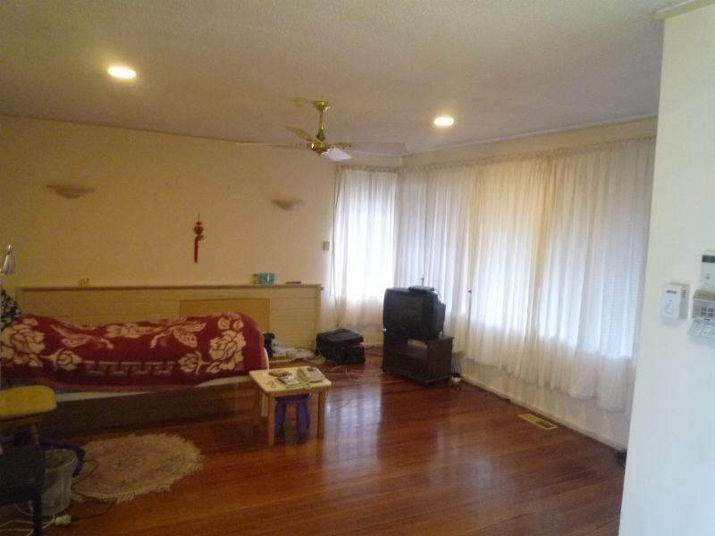 28 Hilltop Crescent, Burwood East VIC 3151