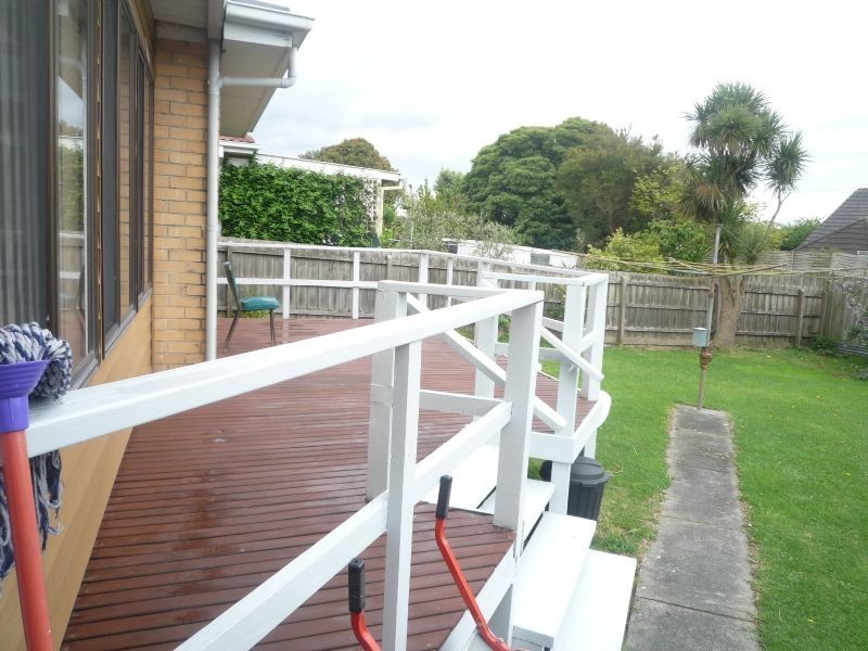 28 Hilltop Crescent, Burwood East VIC 3151