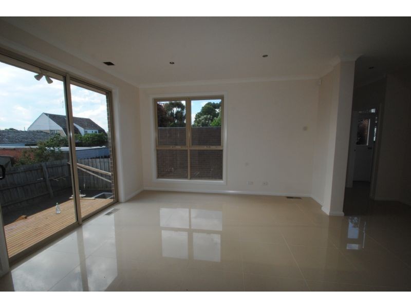 2/29 Mountain Ash Avenue, Ashwood VIC 3147