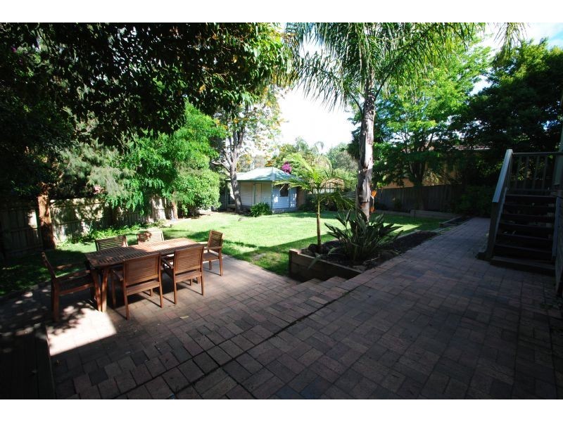 18 St Clair Crescent, Mount Waverley VIC 3149