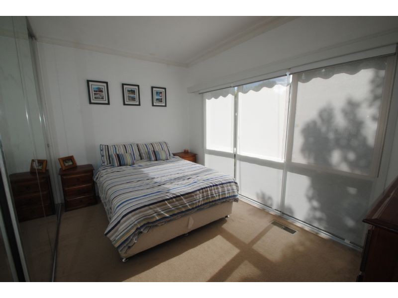 18 St Clair Crescent, Mount Waverley VIC 3149