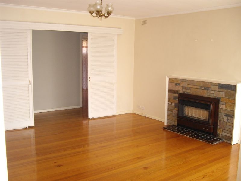 8 Clivejay Street, Glen Waverley VIC 3150