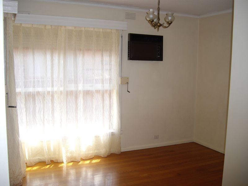 8 Clivejay Street, Glen Waverley VIC 3150