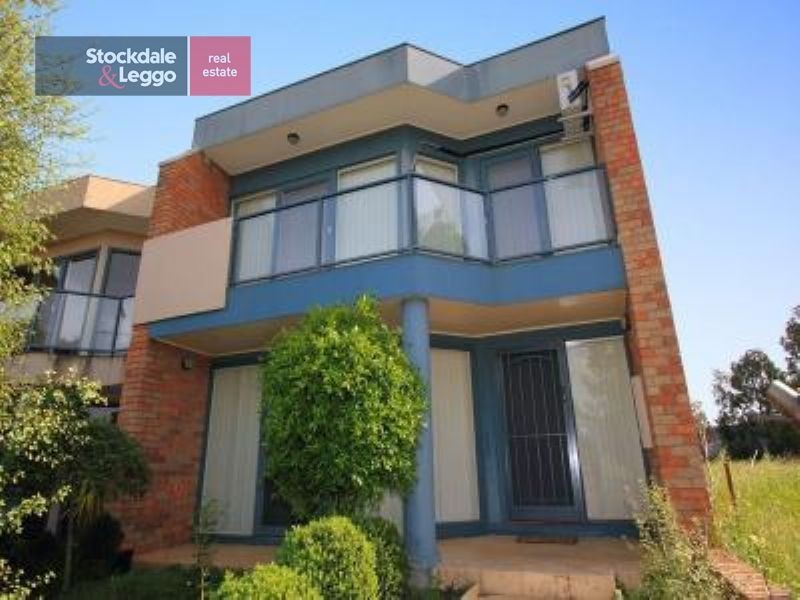 25 Herriotts Boulevard, Glen Waverley VIC 3150