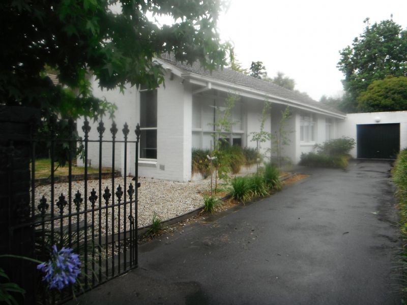 14 Brook Crescent, Box Hill South VIC 3128