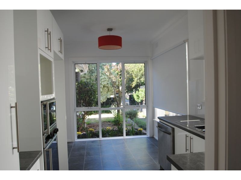 14 Brook Crescent, Box Hill South VIC 3128