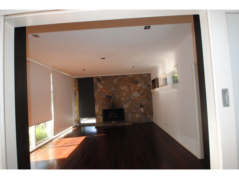 14 Brook Crescent, Box Hill South VIC 3128