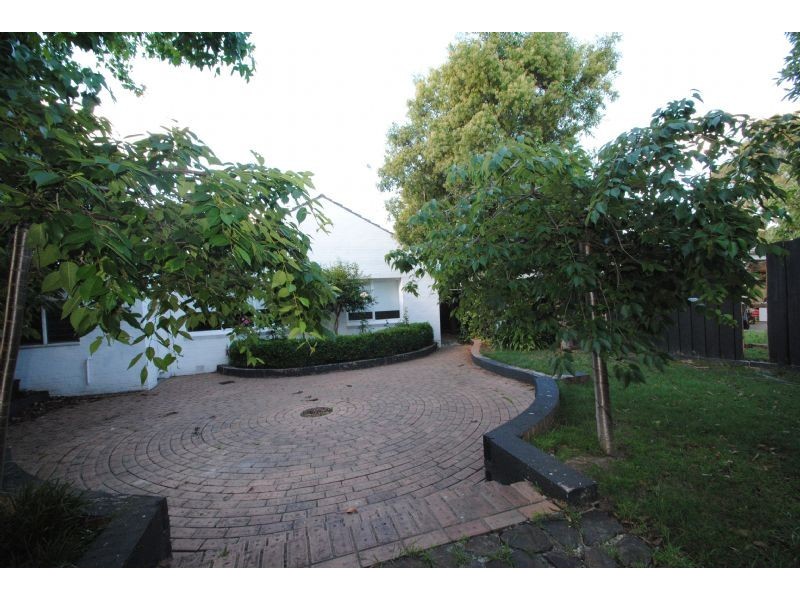 14 Brook Crescent, Box Hill South VIC 3128