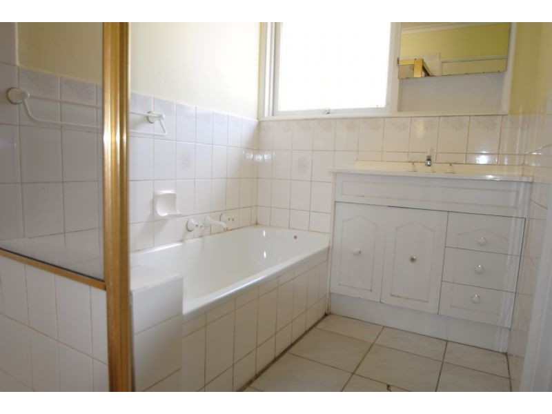 37 Johnson Drive, Glen Waverley VIC 3150