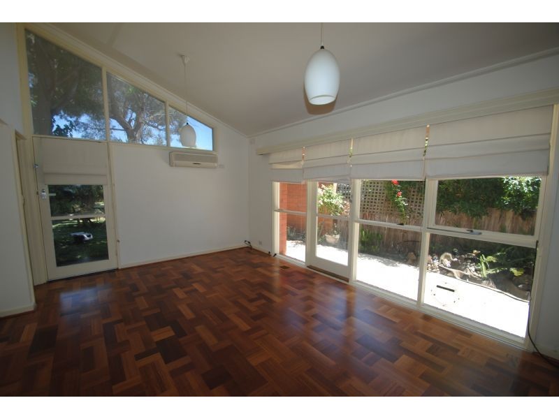 207 Lawrence Road, Mount Waverley VIC 3149