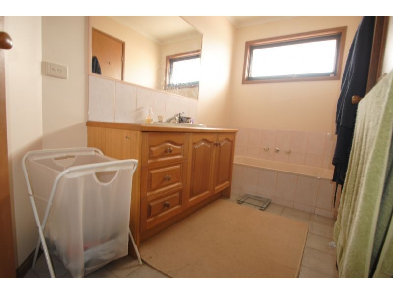 2/22 Garrisson Drive, Glen Waverley VIC 3150