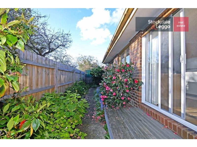2/9 Richard Street, Glen Waverley VIC 3150