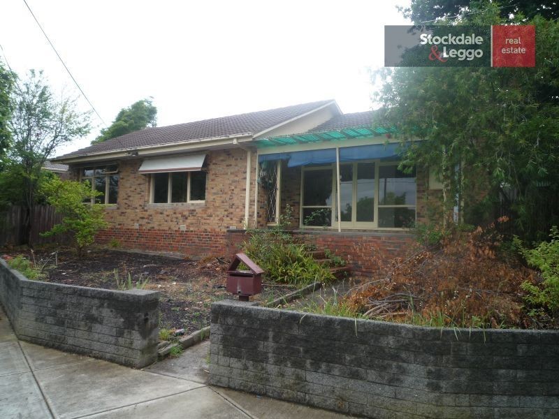 1 Fulton Crescent, Burwood VIC 3125