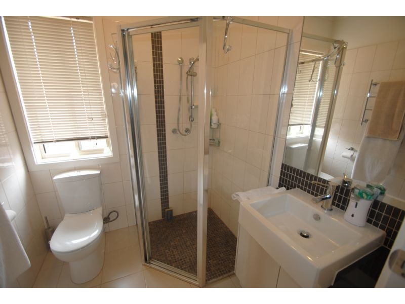 2/20 Palmbeach Crescent, Mount Waverley VIC 3149