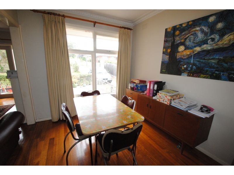 25 Ian Grove, Mount Waverley VIC 3149