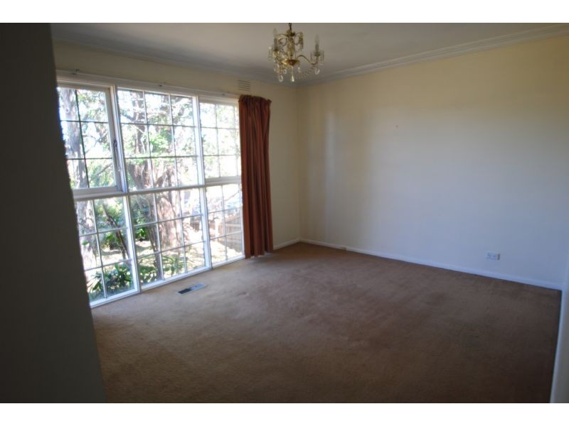 15 Avonhurst Drive, Glen Waverley VIC 3150