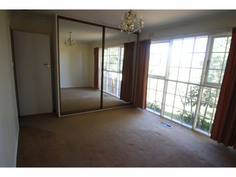 15 Avonhurst Drive, Glen Waverley VIC 3150