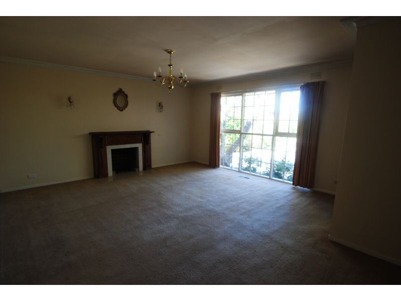 15 Avonhurst Drive, Glen Waverley VIC 3150