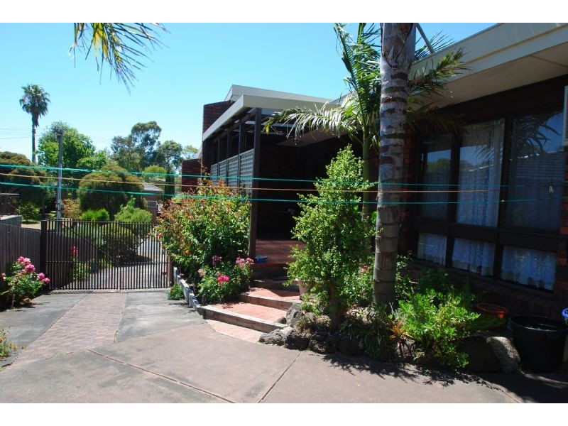 17 Grantley Drive, Glen Waverley VIC 3150