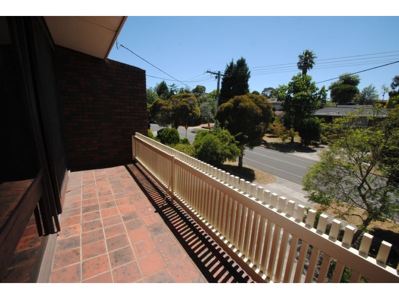 17 Grantley Drive, Glen Waverley VIC 3150