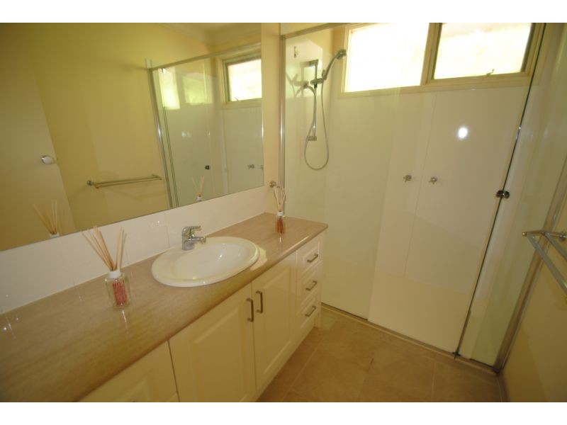 2 Groom Court, Glen Waverley VIC 3150