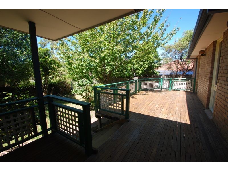 2 Groom Court, Glen Waverley VIC 3150