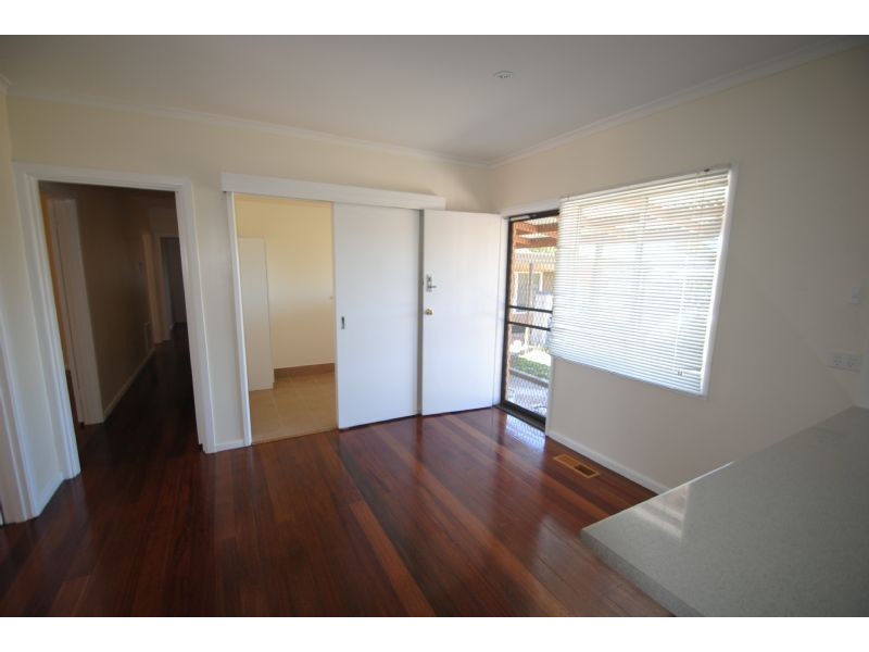 16 Whites Lane, Glen Waverley VIC 3150
