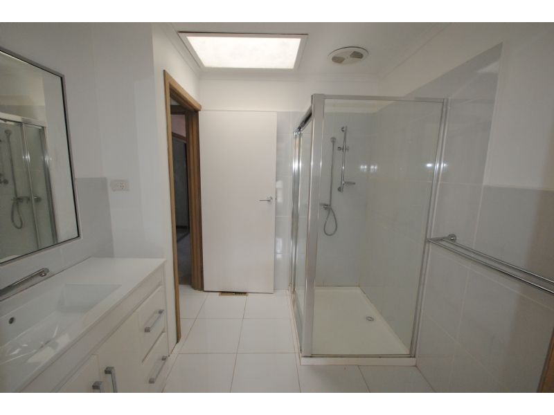 2/10 Parker Street, Clayton VIC 3168