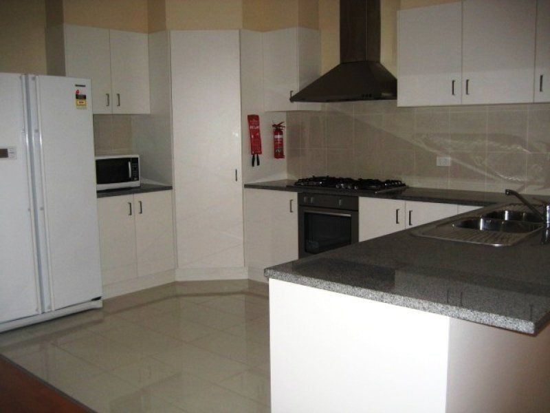 2/147 Highbury Road, Burwood VIC 3125