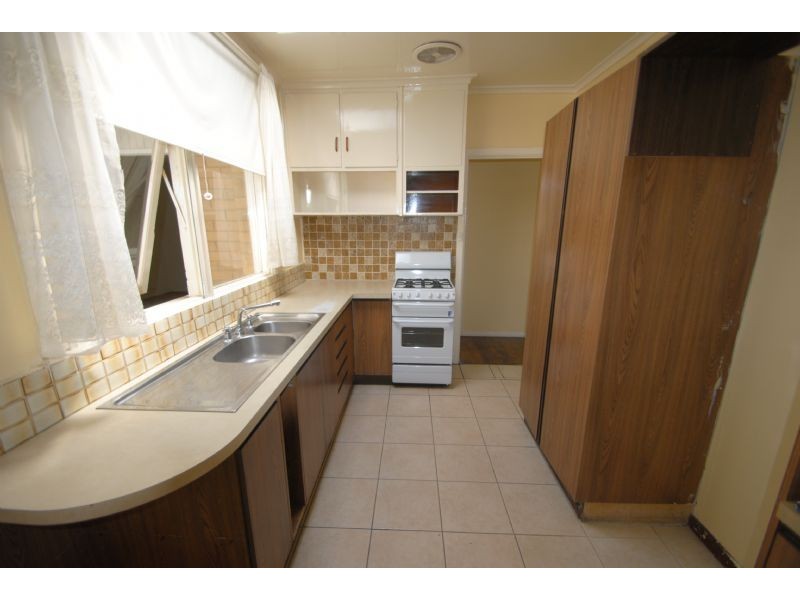 38 Illuka Crescent, Mount Waverley VIC 3149