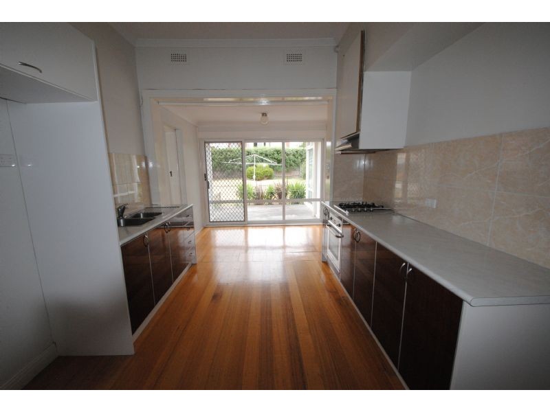 27 Wallace Road, Burwood VIC 3125